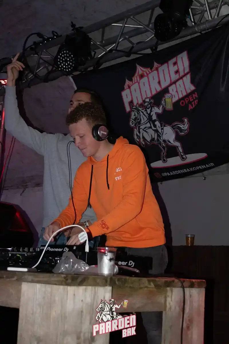 DJ CT bij Paardenbak Openair